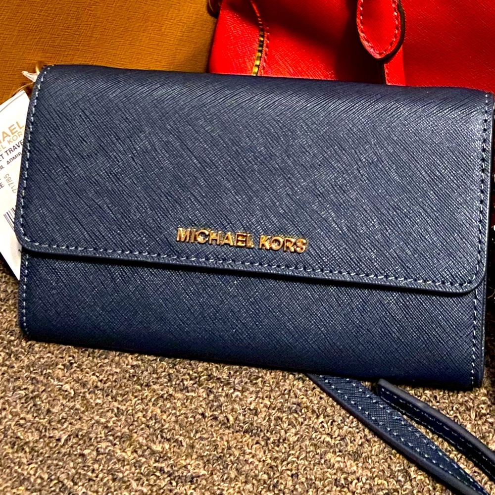Micheal Kors Navy Blue Crossody